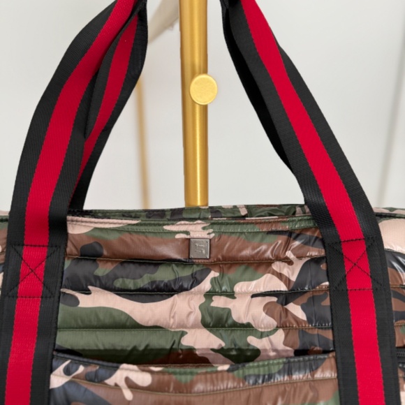 Think Royln Large Jetset Wingman Travel Bag Olive Green Camouflage NWT - Picture 4 of 11